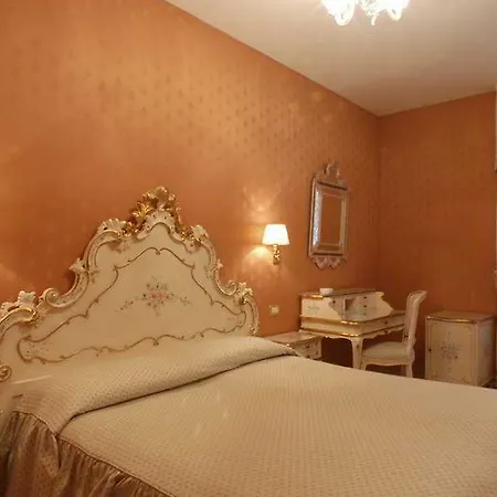 Ξενοδοχείο Canaletto 3*