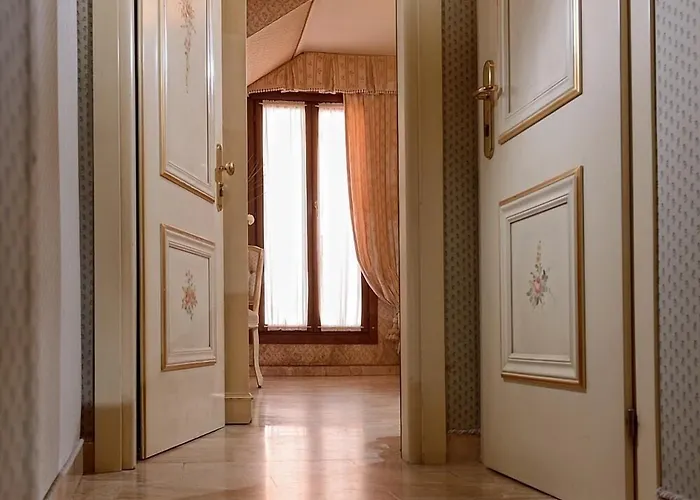 Canaletto Hotel