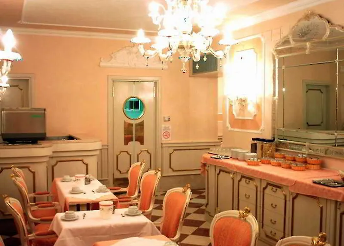 Canaletto Hotel