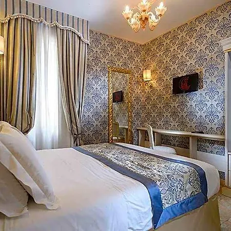 Canaletto Hotel 3*